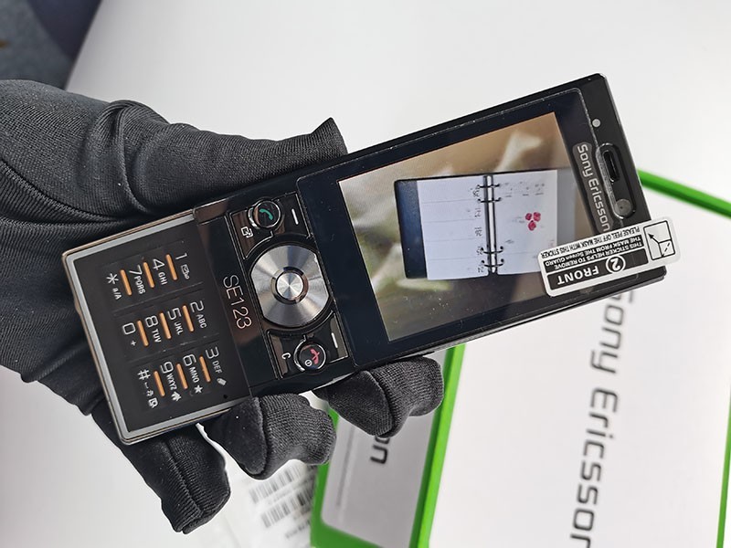 Sony Ericsson G705 -120MB – Unlocked 3MP Camera Slider Bluetooth Cell Phones