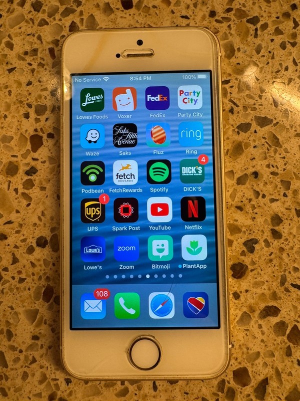 🍎Apple iPhone SE - 64 GB - Gold (Unlocked) Model A1662 w/ TEMPERED GLASS FRONT gallery
