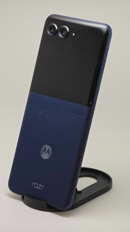 Motorola Razr 5G 2025 Sea Blue 256GB - T-Mobile Locked - LCD issue gallery