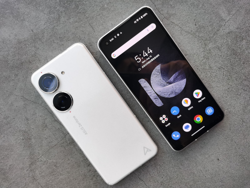 ASUS Zenfone 10 – 8+256 GB – White (Unlocked) 5G Very Good Condition