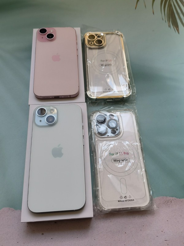 Free shipping Apple iPhone 15 - 128GB/256 GB - 6.1" 3349mAh (Unlocked) gallery