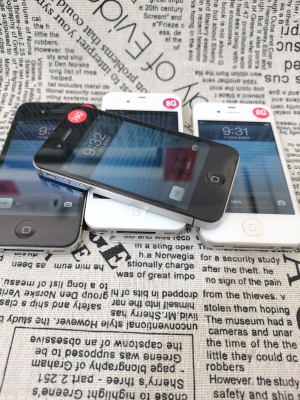 Original Apple iPhone 4S 8GB 16GB 32GB Black white (Unlocked) (GSM) IOS9