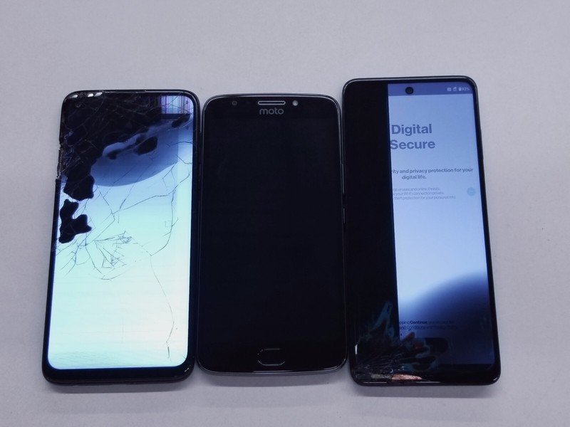 (x3) Motorola Smartphones (Mixed Models) Unknown IMEIs (3 Phones) 61202