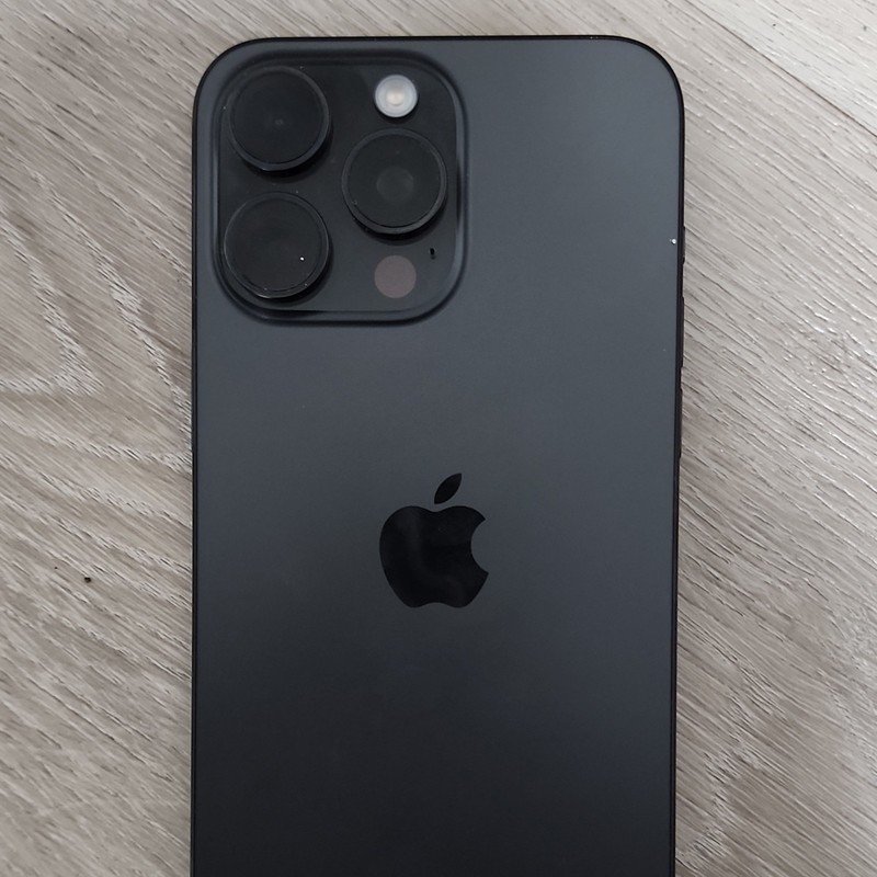 Apple iPhone Black Wi-Fi Bluetooth iOS Bar Smartphone Mobile Phone gallery