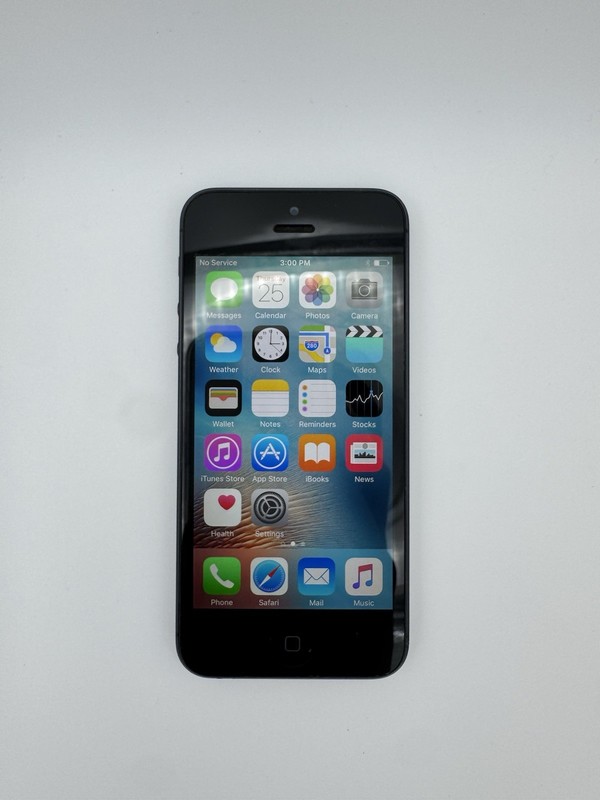 iOS 9.1 Apple iPhone 5 16GB in Black & Slate for AT&T
