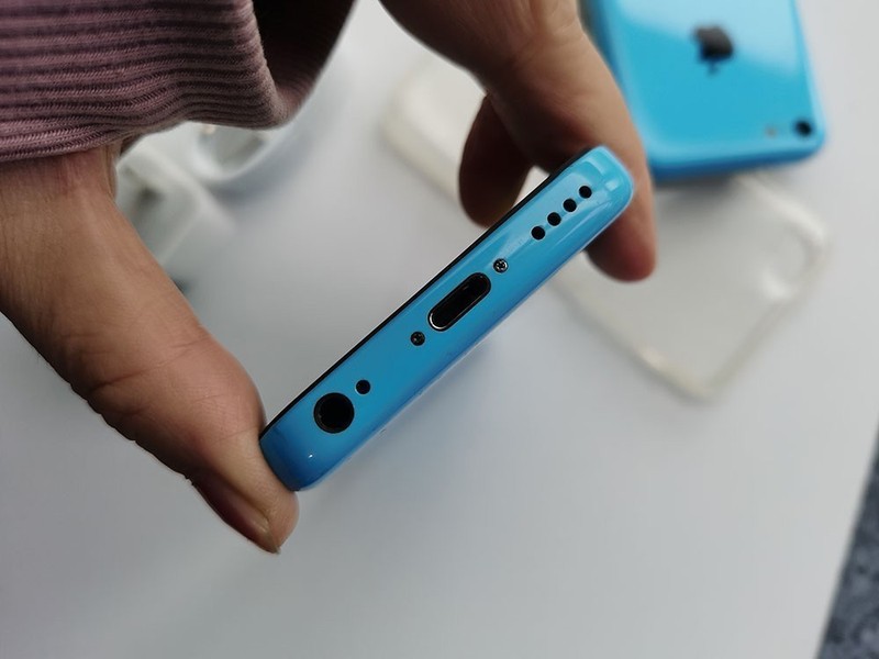 Original Apple iPhone 5c (Unlocked) NEW BATTERY - 8 GB / 16 GB / 32GB - Blue gallery