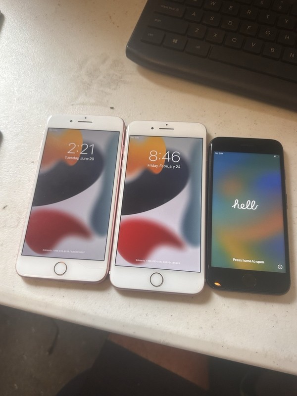 2 Apple iPhone 7 Plus – 32 GB 1 iPhone 8