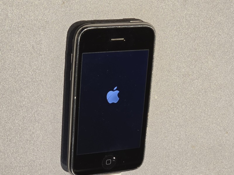 Apple iPhone Model A1303 Powers On Requires Activation | Read