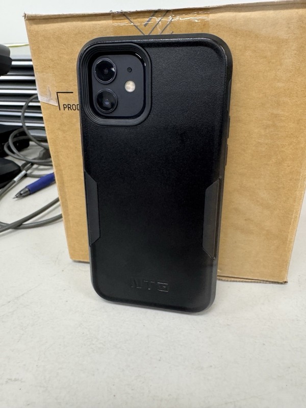 Apple iPhone 12 64GB Black Unlocked 6.1in 5G iOS 12MP A14 4GB RAM gallery