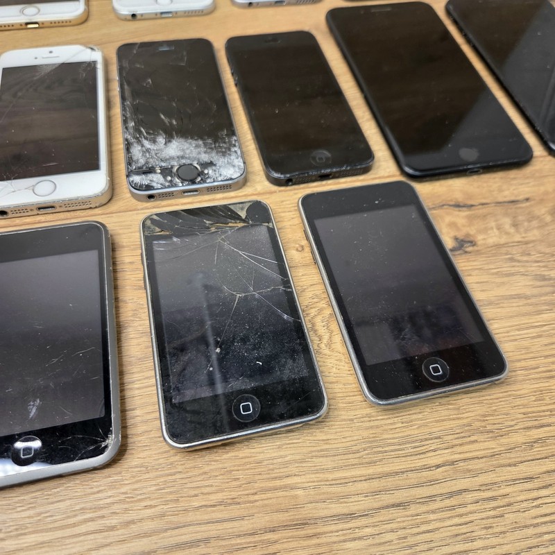 Apple iPhone iPod Touch Lot Broken For Parts Repair gallery