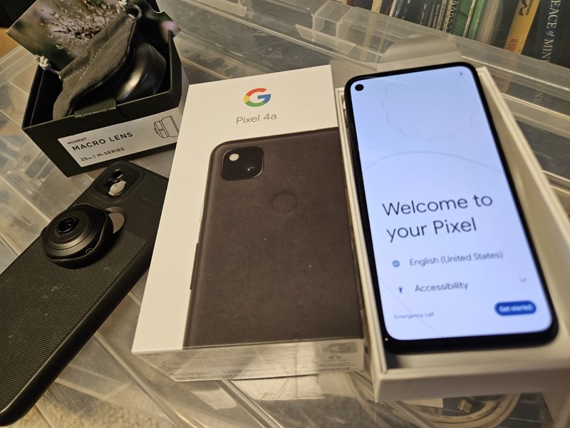 Google Pixel 4a - 128 GB - Just Black - PLUS Macro Lens!! gallery