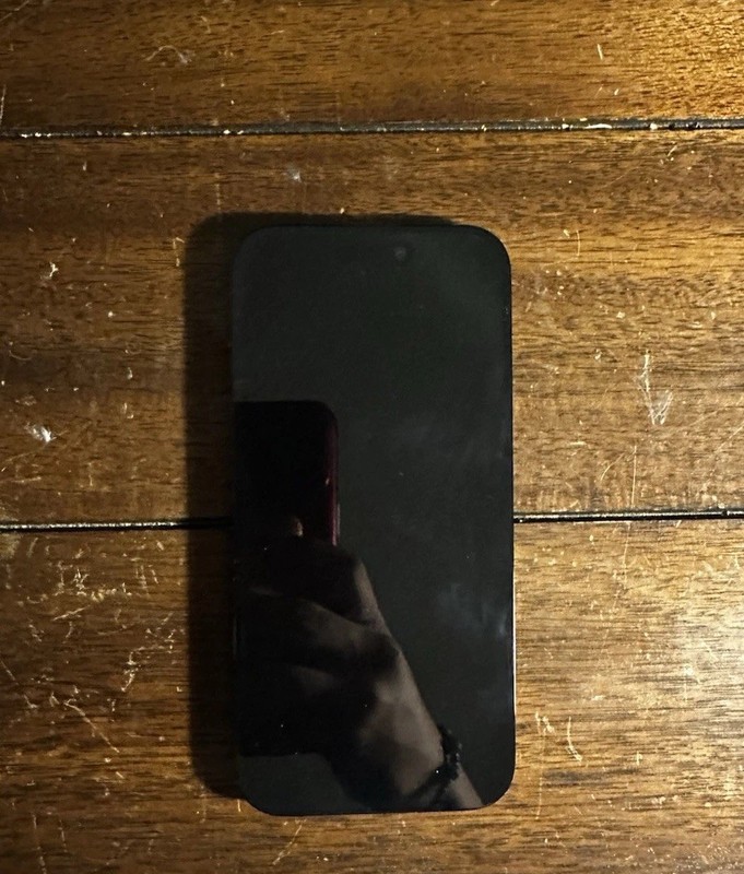 OEM Screen ONLY for iPhone 16 – Genuine Display – Working –Excellent Condition gallery