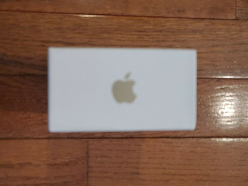 iPhone 5S Original Box Only - Without Accessories - No Phone (Mint) gallery