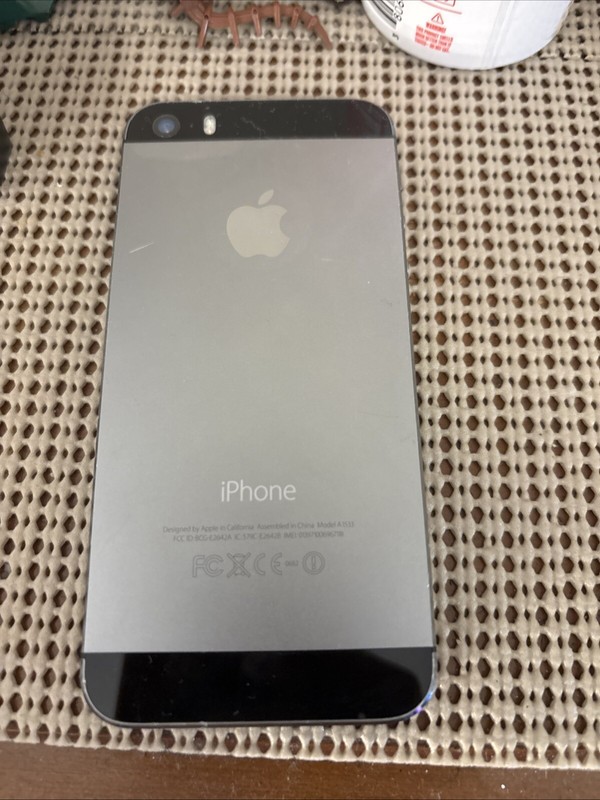 Apple iPhone 5s - 16GB - Grey Unlocked/AT&T/T-Mobile A1453 gallery
