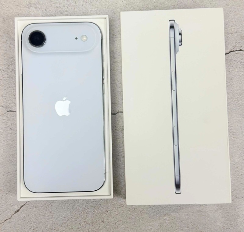 Apple iPhone 17 Air A3260 256GB Unlocked Min Condition Battery 100% Cycle C 47