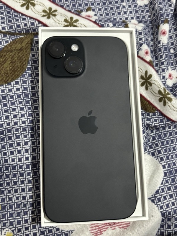 Apple iPhone 15 - 128GB - Black (Unlocked)