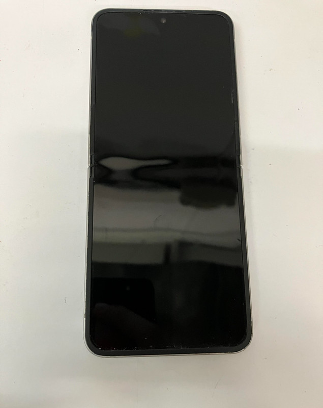 READ* Samsung Galaxy Z Flip6 5G – 256GB – Silver Shadow (AT&T) ~m1950