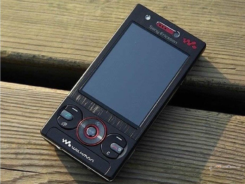 Original Sony Ericssion W705 unlocked Cellphone 3G WIFI MP3 MP4 player
