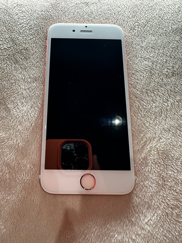 iPhone 6S running iOS 12.1.4 MINT condition 32GB storage, 86% battery health