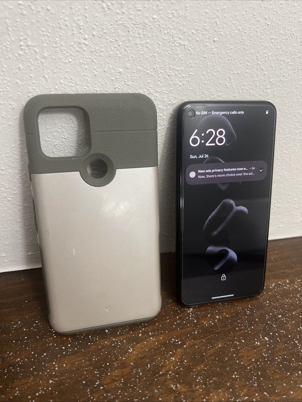 Google Pixel 5 - 128 GB - Just Black (Unlocked) EXCELLENT BATTERY HEALTH