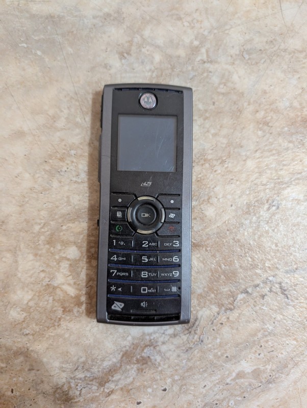 Motorola i series i425 – Black Boost Mobile Cellular Phone Untested Brick Phone