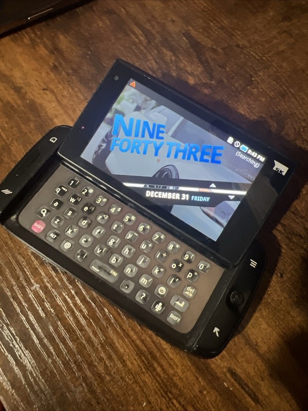 Samsung Sidekick 4G (SGH-T839) 1GB (T-Mobile) Smartphone – ISSUE – J6658
