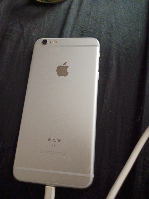 Apple iPhone 6s Silver 4.7in Bar Style Smartphone with 12MP Camera