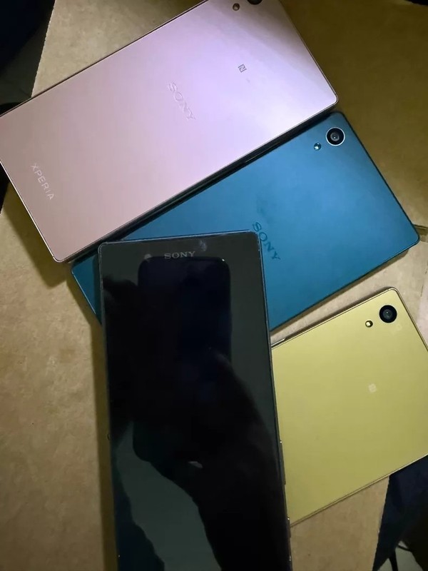 Sony Xperia Z5 E6653 Model - 32 GB - all colors (Unlocked) Excellent gallery