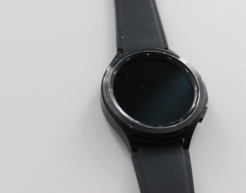 Samsung Watch Classic 4 46mm 4G 16GB Black Unknown Carrier – Deep Scratches