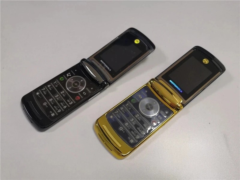 Original Motorola RAZR2 V8 2G 2MP MP3 Bluetooth Unlocked GSM Flip Mobile Phone gallery