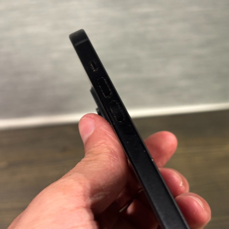 Great Condition iPhone 15 128GB No Scratches gallery