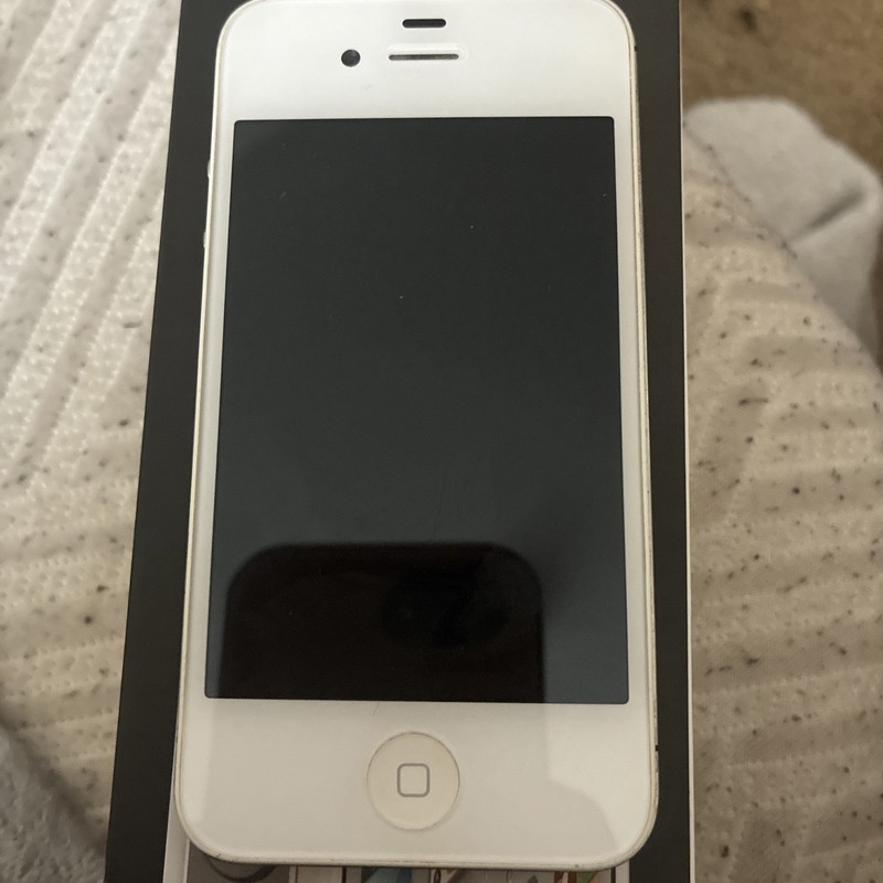 Apple iPhone 4 8GB White Unlocked Smartphone gallery