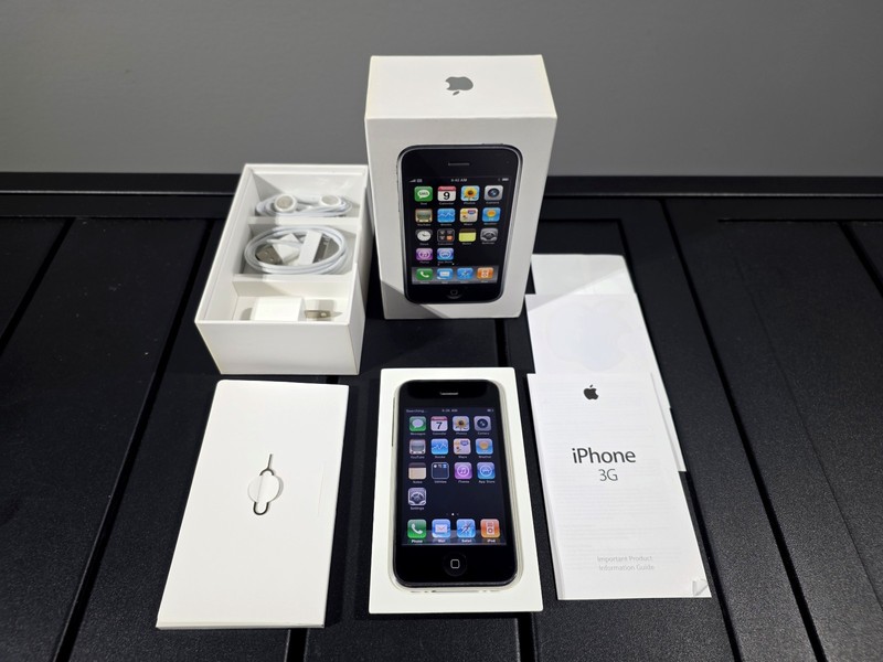 Apple iPhone 3G 16GB White A1241 Complete in Box – Vintage Collector + Free Gift
