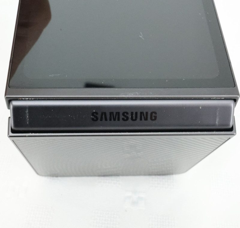 Samsung Galaxy Z Flip 6 5G 512GB 12GB RAM Crafted Black Factory Unlocked Used gallery