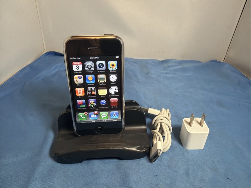 Apple iPhone 1st Generation – 8GB – Black A1203 (GSM) 2G MA712LL/A
