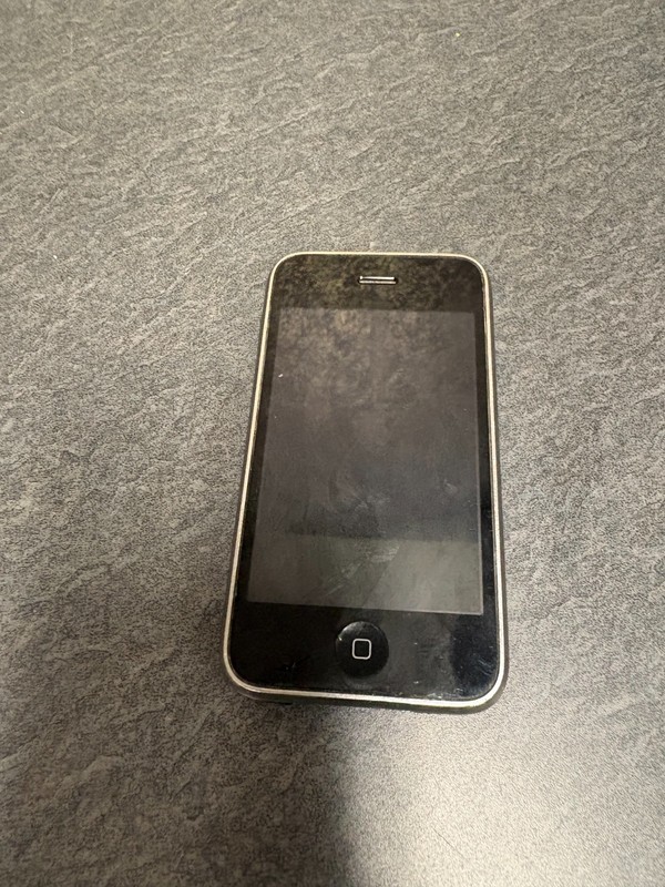Apple iPhone 3 Generation A1303 16GB Black