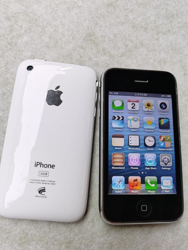 Original Apple iPhone 3nd 3GS – 8/16/32GB – Black /white (Unlocked) ( GSM) IOS3