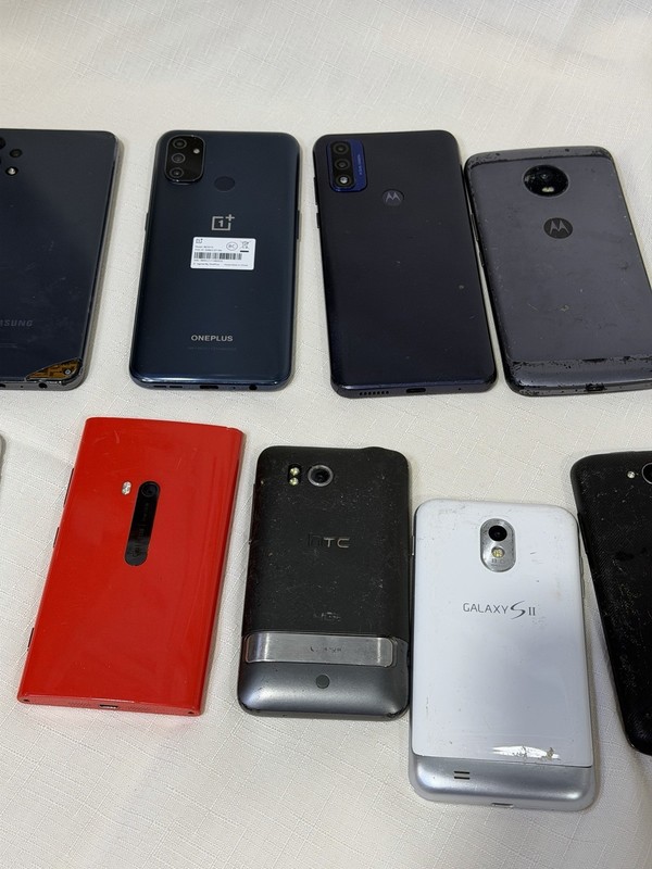 Lot of 11 Mixed Smartphones For Repair Or Parts Untested gallery