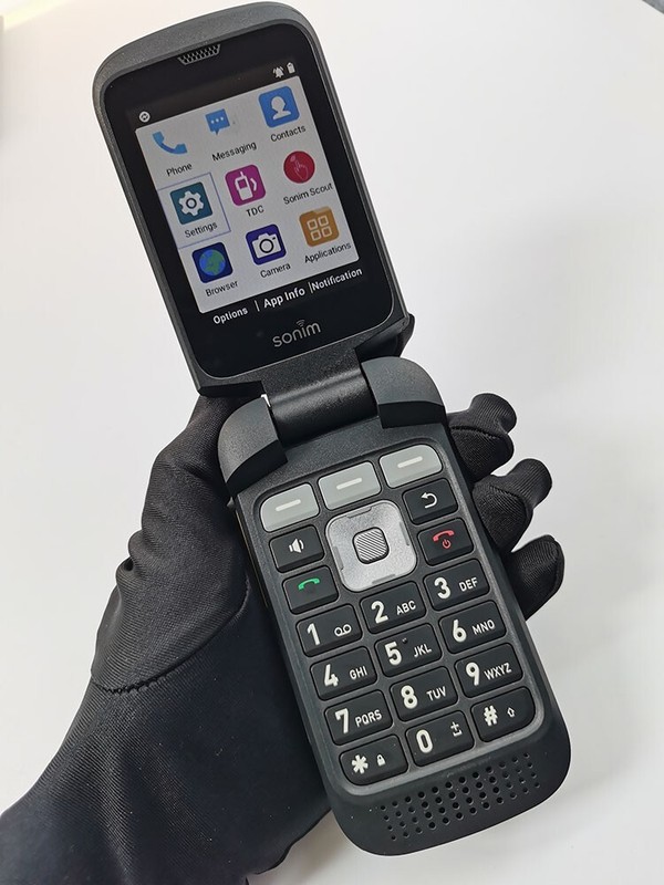 Rugged Sonim XP3plus Flip Phone XP3900 – 16 GB – Black (Unlocked)