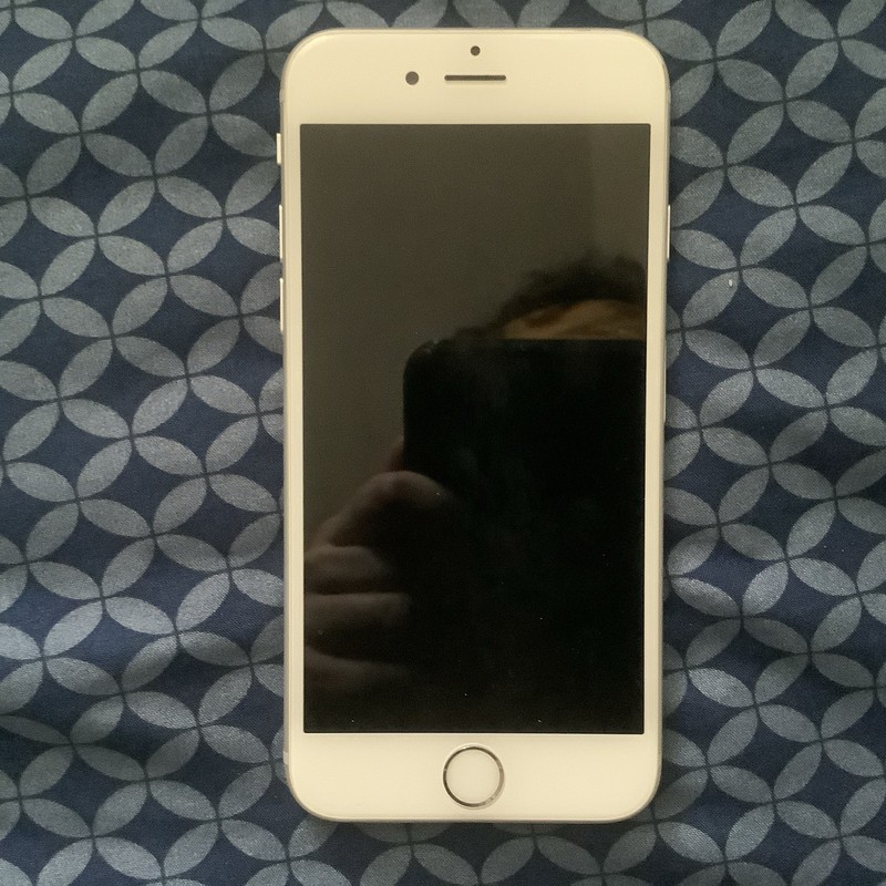 iPhone 6s – Silver – 16GB – Will Sell For Parts, Salvage, Hand Me Down or Repair