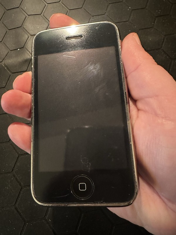 Vintage Apple IPhone 3GS 16GB Black A1303 Not working gallery
