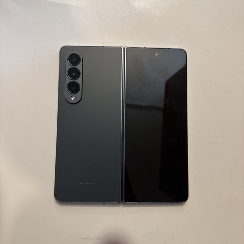 Samsung Galaxy Z Fold4 F936U Unlocked - Screen Broken gallery