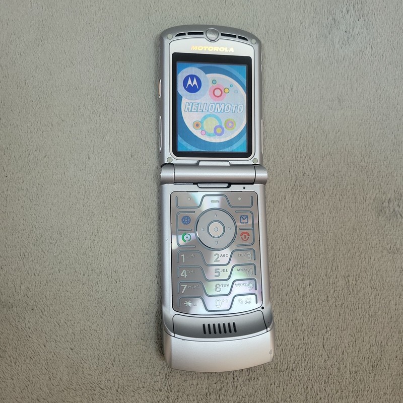 Motorola RAZR V3 Silver Flip Cell Phone Tested Working Phone Only READ