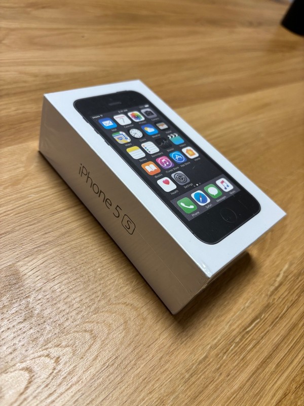 Apple iPhone 5S | 16GB Space Model A1457 | FACTORY SEALED NEW *RARE COLLECTABLE*