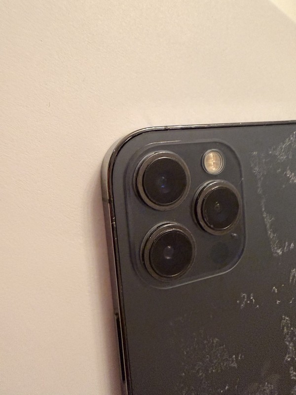 Apple iPhone 12 Pro Max - 256 GB - Graphite (Unlocked) For parts- read -A2342 gallery