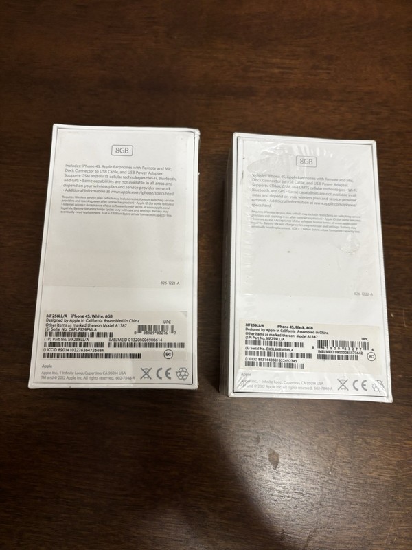 (2) iPhone 4s Sealed gallery