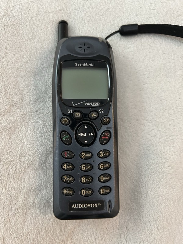 Audiovox CDM-9000 / CDM9000 – Gray and Black ( Verizon ) Rare Phone (A030)