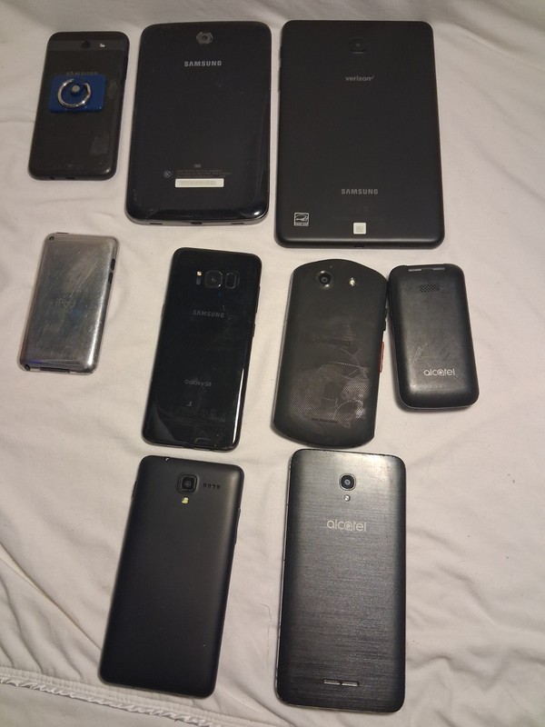 Mixed Lot of 9 Various Branded Cellphones and Tablets Untested **PARTS ONLY** gallery