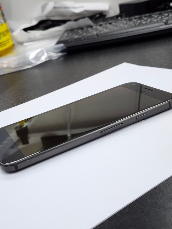 DEFECTIVE - Google Pixel XL - Black - Unknown - 12813 gallery
