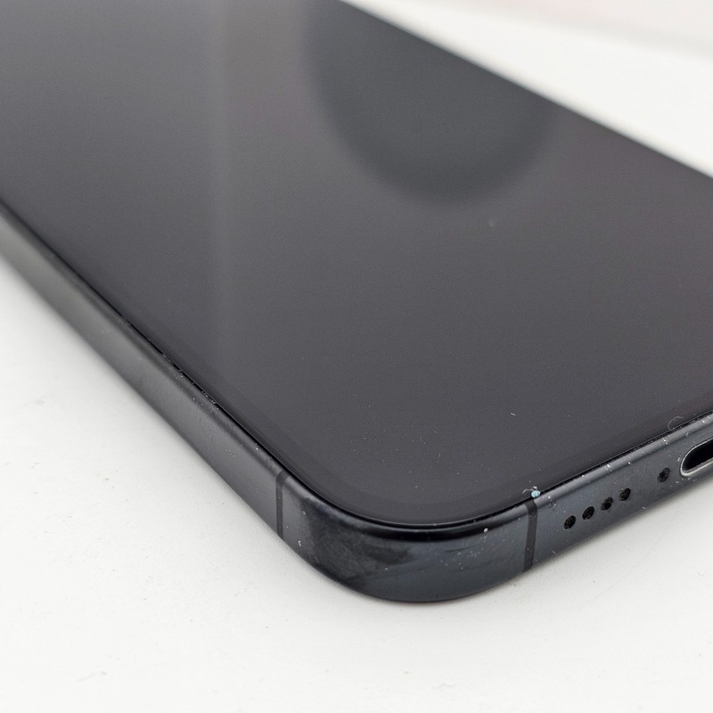 Apple iPhone 16 Pro Max A3084 - Unlocked 256GB Black Titanium - *BLACK SPOTS* gallery